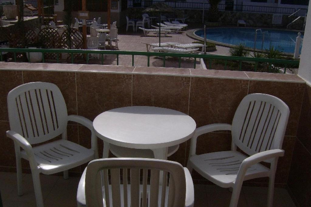 Apartamentos Alondras Park Costa Del Silencio Luaran gambar